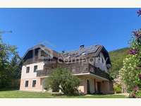 Mehrfamilienhaus 