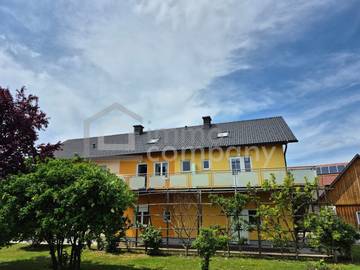 Mehrfamilienhaus 