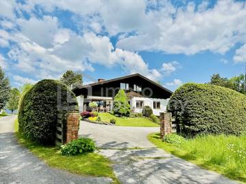 Mehrfamilienhaus 