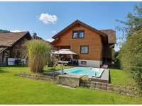 Mehrfamilienhaus 