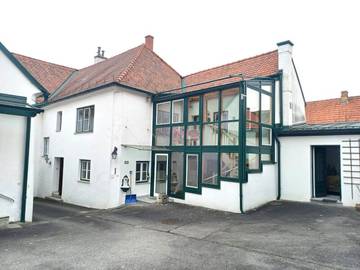 Mehrfamilienhaus 
